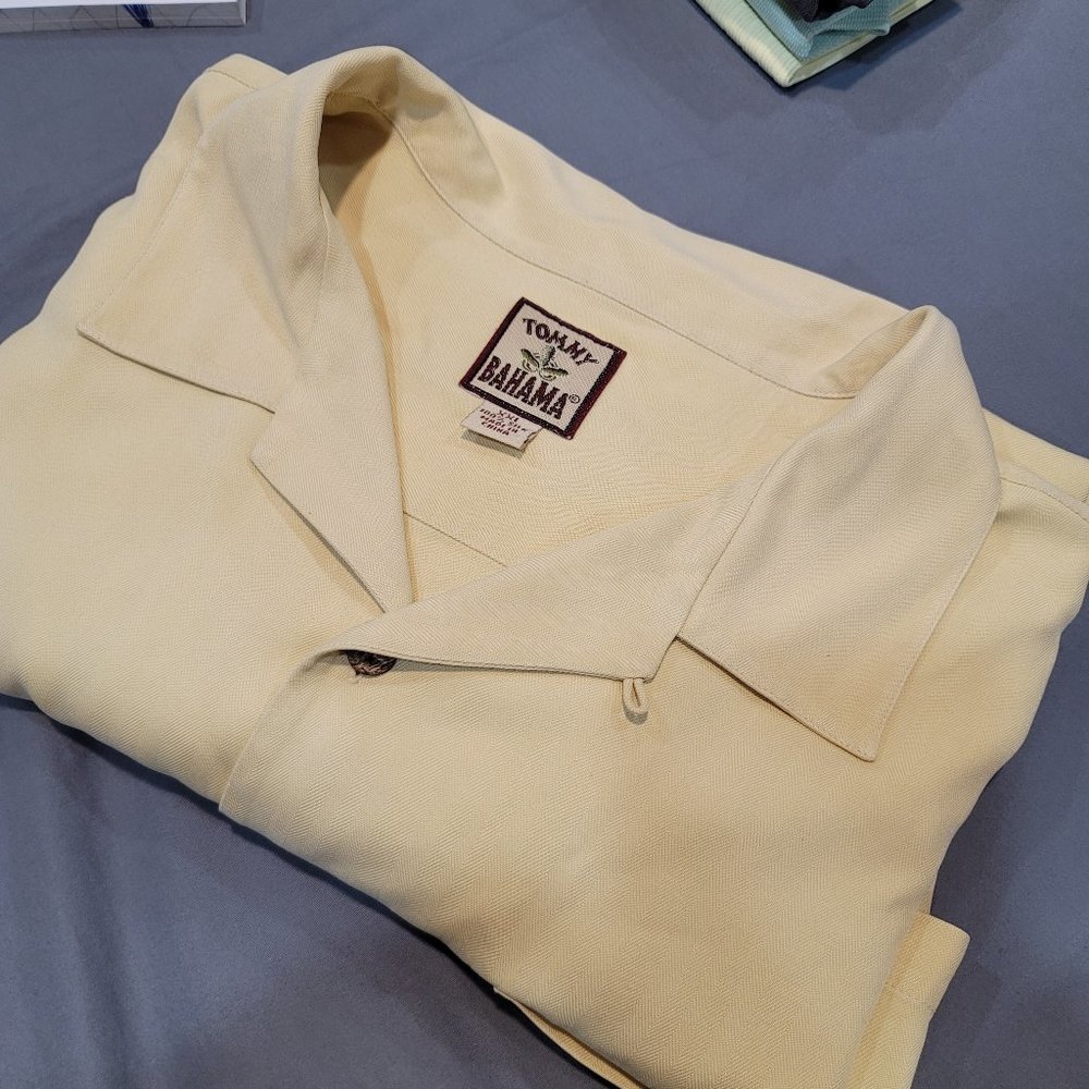Light Yellow Tommy Bahama 100% Silk 2X Button Down